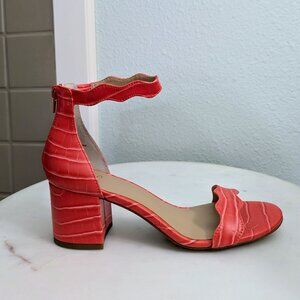 INC Hadwin Coral Scalloped Block Heel Zipper Sandals Size 8 NIB